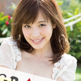��֤Ѥ� ����ľ���� KANA MOMONOGI 1st PHOTO BOOK